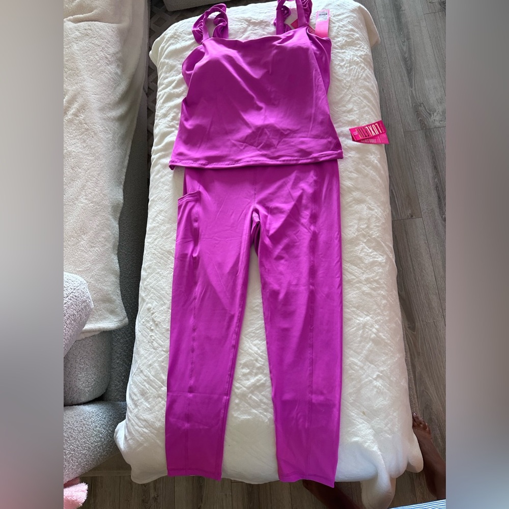 Lilly Pulitzer Athletica Tank/Built in Bra Top with ruffled straps Hot Pink NWT - Picture 2 of 3